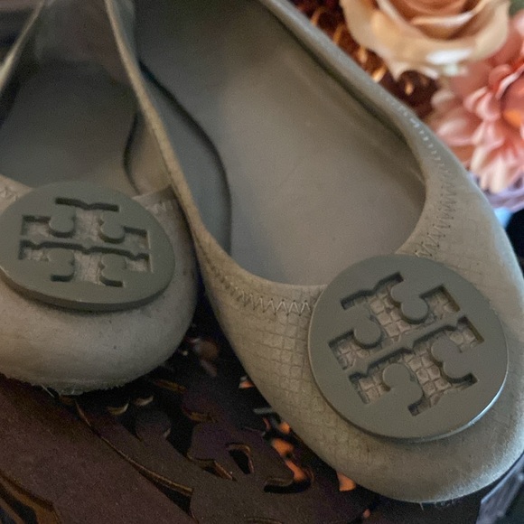 Tory Burch gray suede ballet shoe, women's size 6.5 - Picture 3 of 12